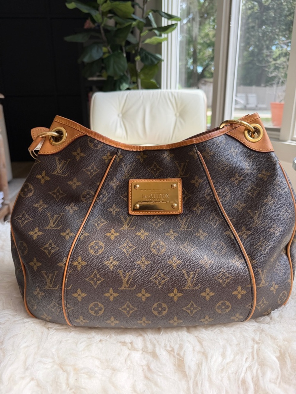 Louis Vuitton Galliera PM Monogram Hobo Bag- Very Good Condition 2008
